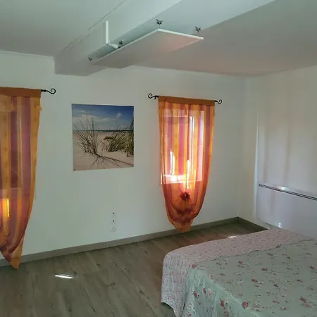 Logis Des 3 Terres Dom wakacyjny Jonzac