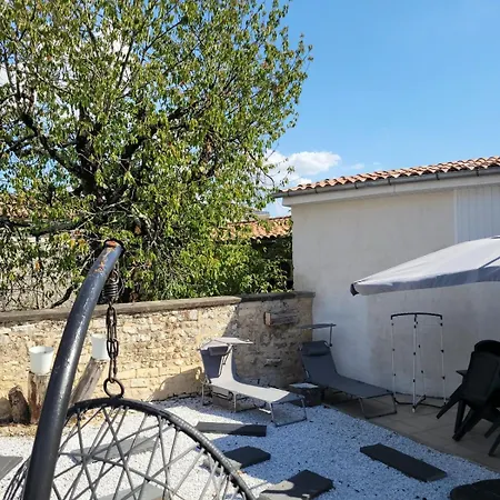 Logis Des 3 Terres * Jonzac